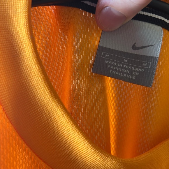 H&M Men's Bright Orange Short Sleeve Tee - Picture 3 of 3